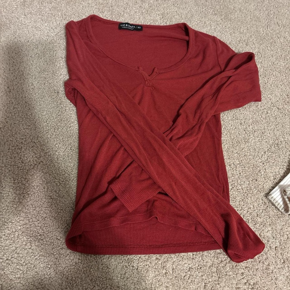 redish orange long sleeve V-neck